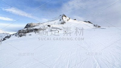 腹地冰川，滑雪道和滑雪道在Ziilertal阿尔卑斯山。奥地利