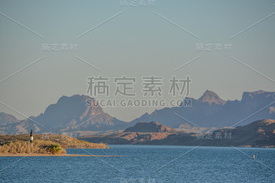 哈瓦苏湖国家野生动物保护区位于美国亚利桑那州莫哈维县的科罗拉多河上