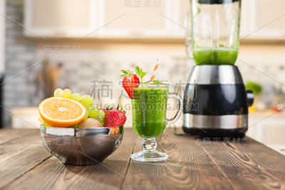 玻璃杯里的新鲜冰沙