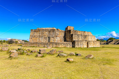 建筑J，蒙特阿尔班，一个大的前哥伦布时期考古遗址，圣克鲁斯Xoxocotlan市，瓦哈卡州。联合国教