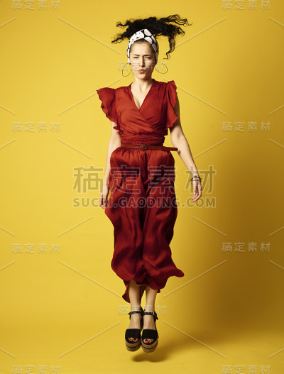 美女摄影棚拍摄