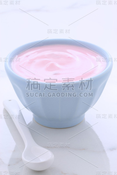 陈年希腊草莓酸奶