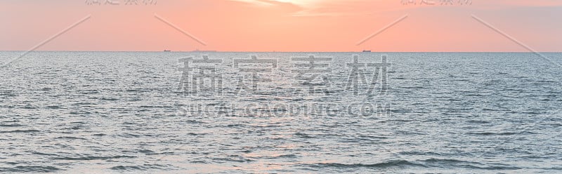 马来西亚马六甲海滩上的日落全景