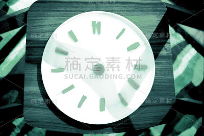 盘子里的食物