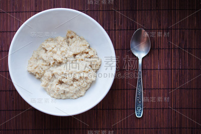 一碗燕麦粥