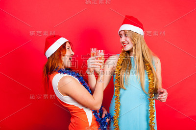 年轻漂亮的女孩有乐趣