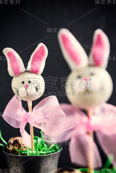 复活节兔子棒棒糖蛋糕