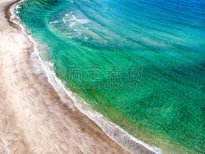 无人机鸟瞰海浪