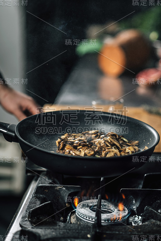 素食餐厅的炸香菇片