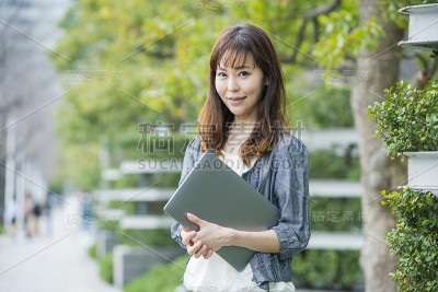 商业区的职业女性