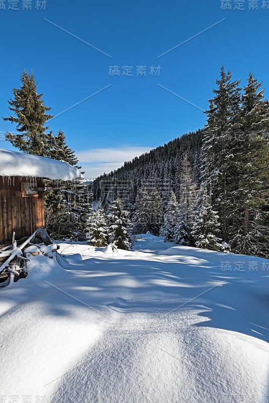 滑雪胜地齐勒塔尔-泰洛，奥地利。