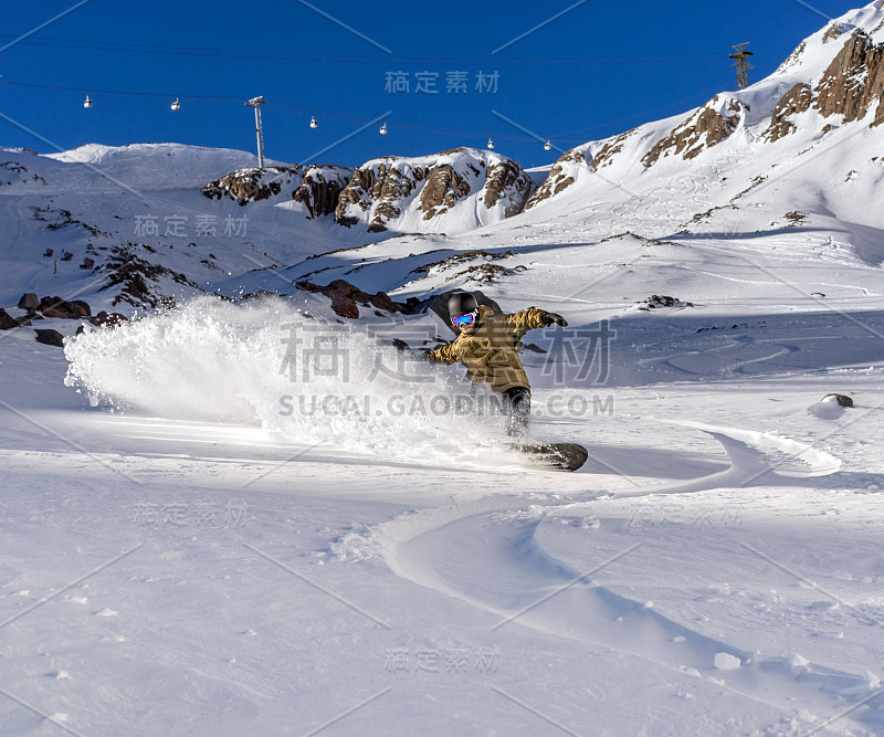 滑雪向下运动