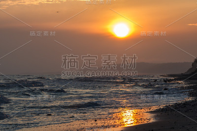 海边的日出