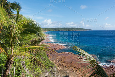 纽埃岛的峭壁