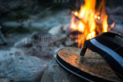 宏在篝火