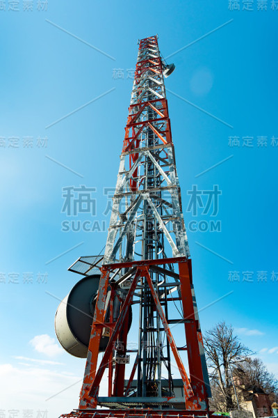 有天线的通信塔