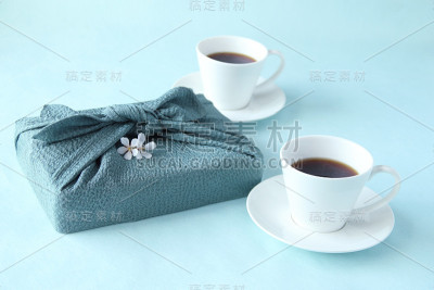 樱花和呋志，还有咖啡