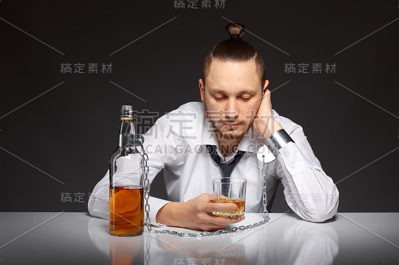 男性的酒精依赖