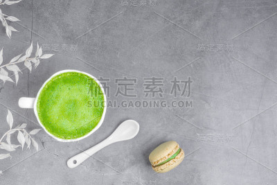 法国杏仁蛋糕马卡龙，白树枝，抹茶