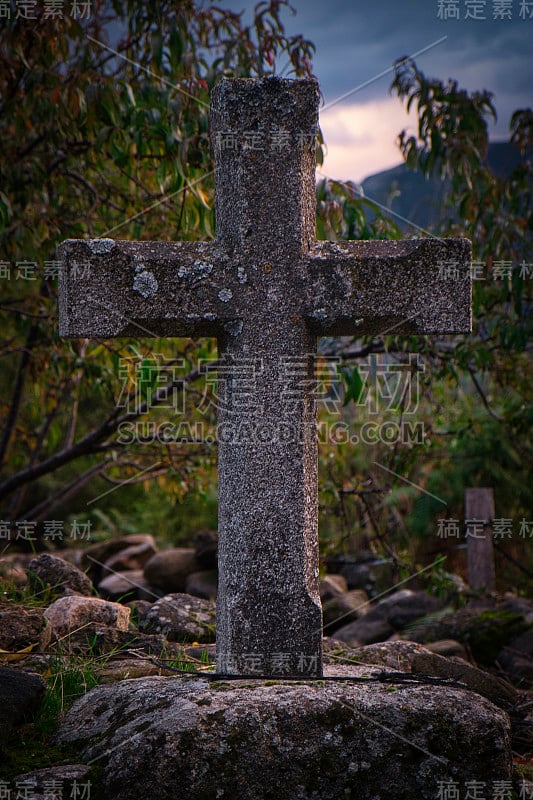 乡村和山区景观。