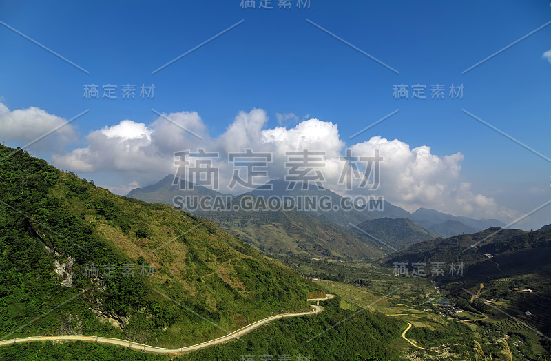 越南北部的山脉云海全景。