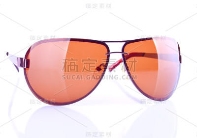 经典的男性太阳镜