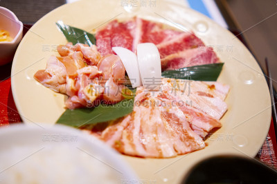 什锦牛肉，猪肉和禽肉