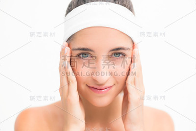 一个年轻漂亮的女人的特写