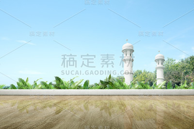 清真寺露台，木地板和绿色植物