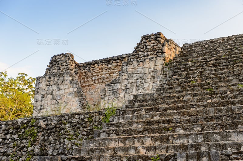 墨西哥尤卡坦半岛的提莫松，尤卡坦半岛玛雅考古遗址Ek' Balam建筑群的一部分。从前古典时期到后古