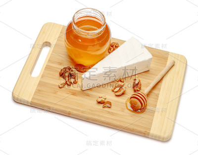 白底布里或卡芒贝尔奶酪和蜂蜜