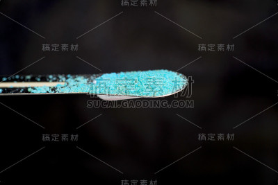 近距离观察化学物质