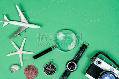 带拷贝空间的旅行指南针和配件
