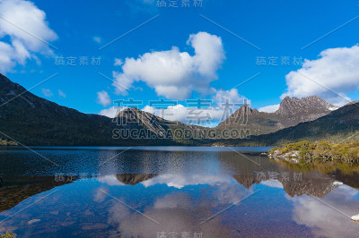 鸽子湖和摇篮山全景景观