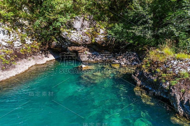 Tara河峡谷，Djurdjevic桥下。黑山。