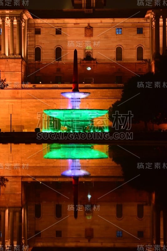 印度德里的Rashtrapati Bhawan五颜六色的夜景，著名的Rashtrapati Bhaw