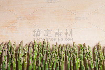 栅栏从芦笋