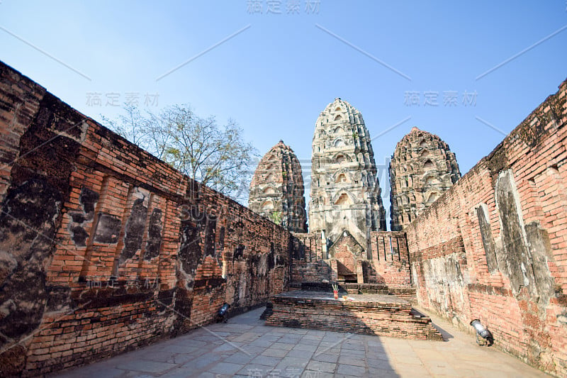 泰国素可泰历史公园的西萨瓦寺