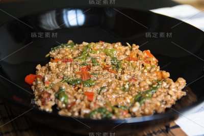 泰式炒罗勒肉