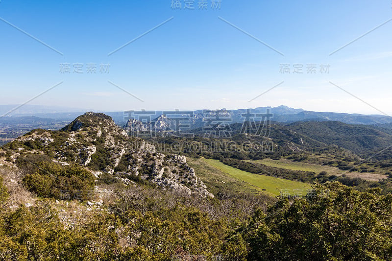 阿尔卑斯地区自然公园(法国)的科梅高原景观