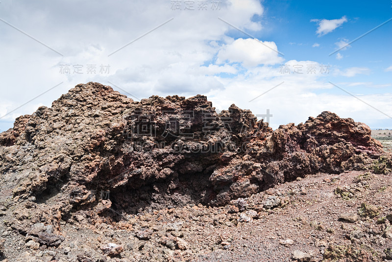 黑色的火山口