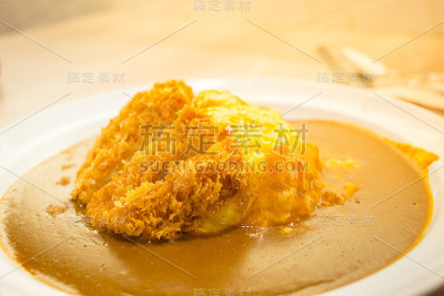 日本咖喱炸猪肉。