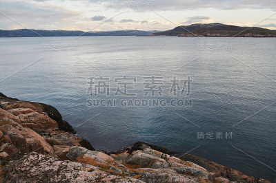 美丽的夏日景观抛弃艺术自然海防北捷里别尔卡，巴伦支海景。