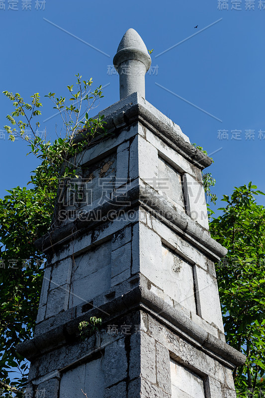 越南河内还剑湖，玉山寺上的笔塔