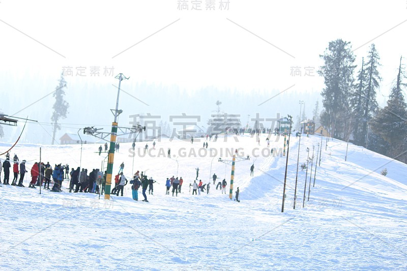 雪盖山