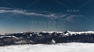 日落时的山脉在国家自然保护区在阿迪加，俄罗斯。