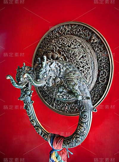 佛教寺院的门把手。印度菩提伽耶,