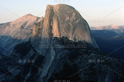 半圆顶