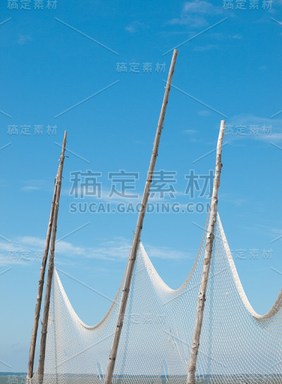 渔网在地平线上