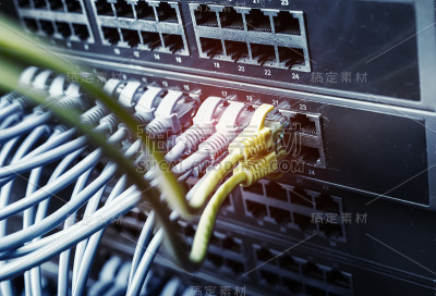 信息技术计算机网络，通信以太网电缆连接到交换机。